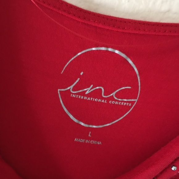 A great quality red blouse with some sparkle<3 - Picture 3 of 3